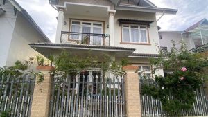 Bán Villa Hẻm Ô Tô Nhỏ Vạn Hạnh Đà Lạt – 300m², Ngang 15m, 5 Phòng, 100% Thổ Cư Giá 23 Tỷ