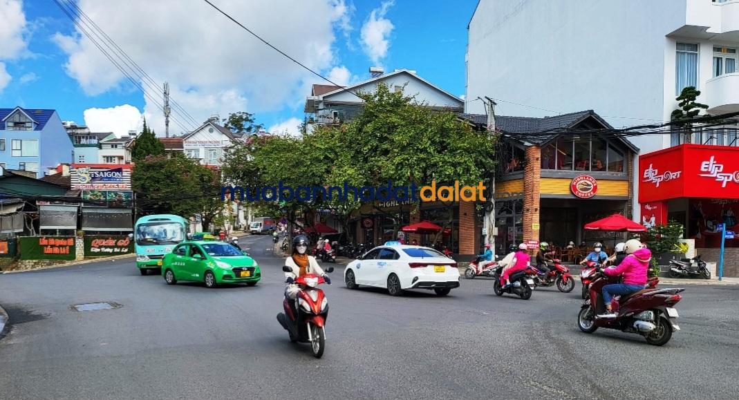 ban-dat-mat-tien-hai-ba-trung-da-lat-2561m²-100-tho-cu-ngang-762m-dang-cho-thue-ca-phe-140-trieu-thang-gia-100-ty Bán Đất Mặt Tiền Hai Bà Trưng Đà Lạt – 256,1m² 100% Thổ Cư, Ngang 7,62m, Đang Cho Thuê Cà Phê 140 Triệu/Tháng, Giá 100 Tỷ