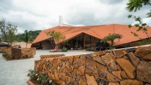 Bán Khách Sạn Mặt Tiền Hoàng Văn Thụ Đà Lạt – 2.200m², 70 Phòng, Hồ Bơi Vô Cực, Giá 125 Tỷ