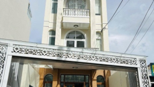 Bán khách sạn/CHDV mặt tiền An Dương Vương P2 Đà Lạt – 102,05m², 5 tầng, 14 phòng, Giá 18 tỷ